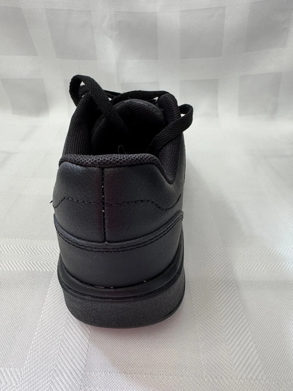 Under Armour all black